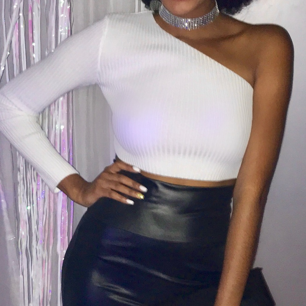 White knit top